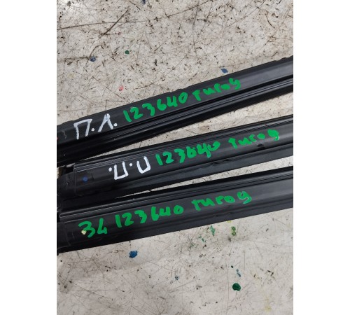 Уплотнитель стекла двери внутренний