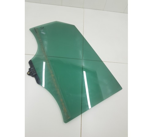 Стекло двери заднее правое