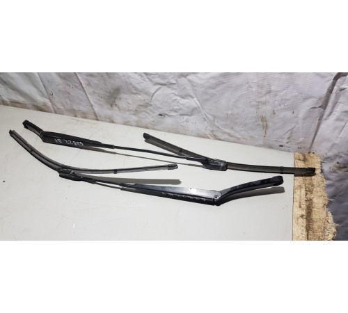 Поводок стеклоочистителя