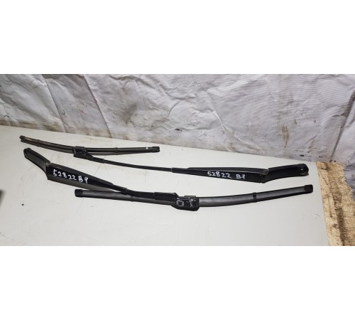 Поводок стеклоочистителя