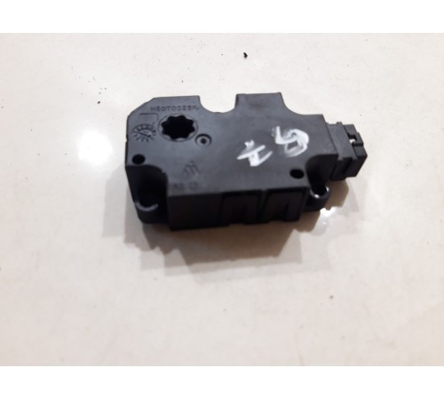 Моторчик привода заслонок отопителя