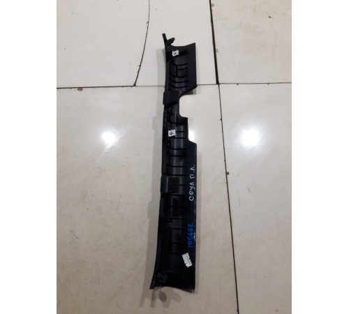 Накладка порога (передняя левая)