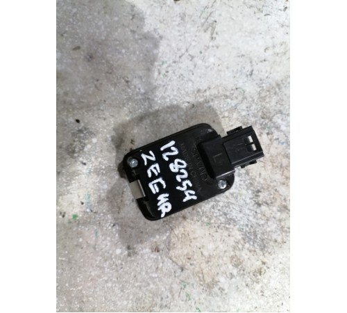 Плафон потолочный левый