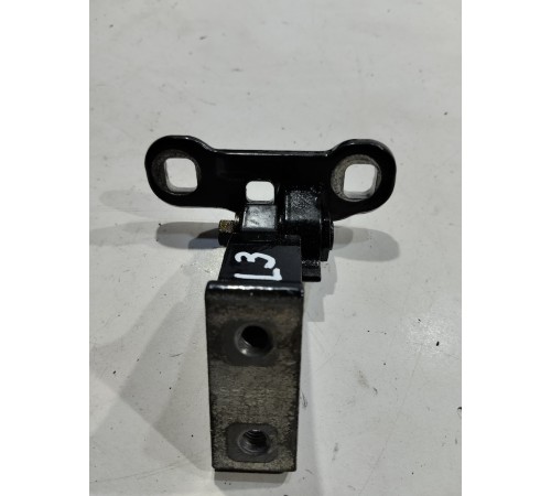 Петля двери(задняя левая верхняя)