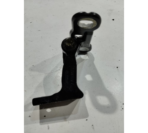 Петля двери(задняя левая верхняя)