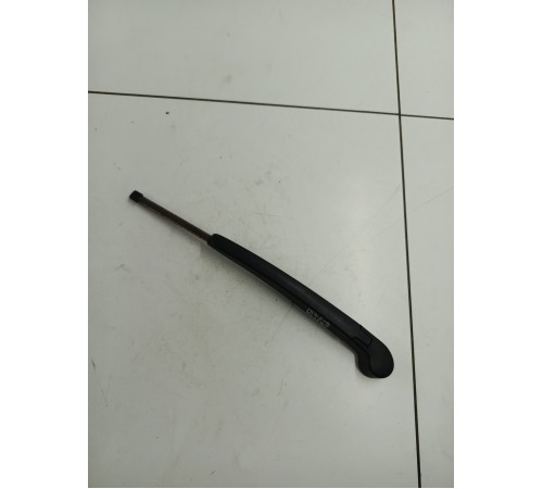 Поводок крышки багажника