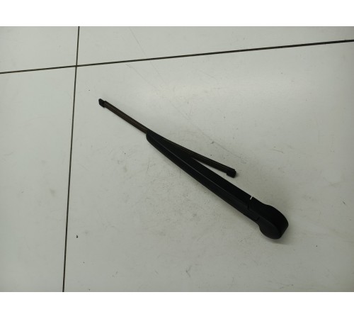 Поводок крышки багажника