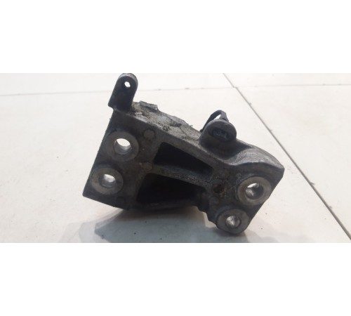 крепеж двигателя