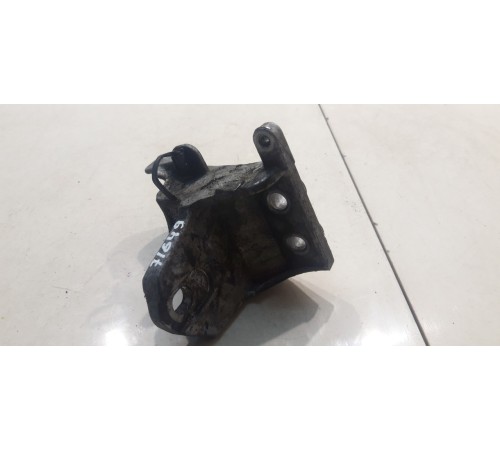 крепеж двигателя