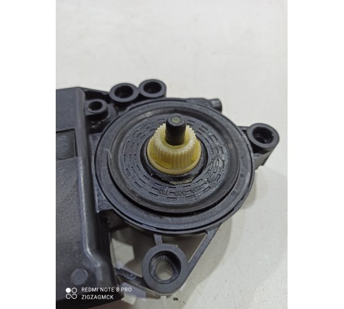 Моторчик стеклоподъемника (задний левый)