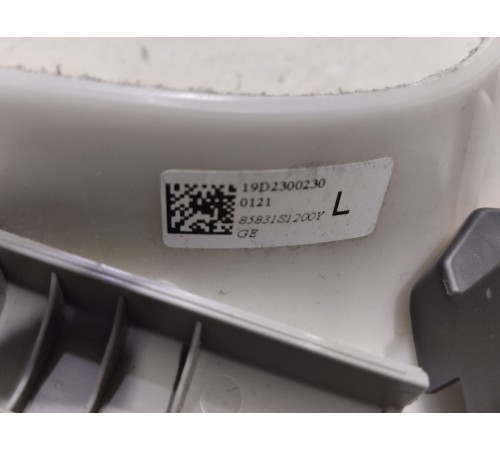 Обшивка центральной стойки(левая верхняя)