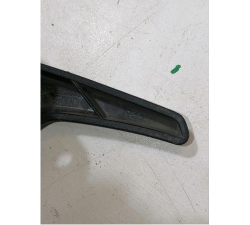 Рычаг открывания капота