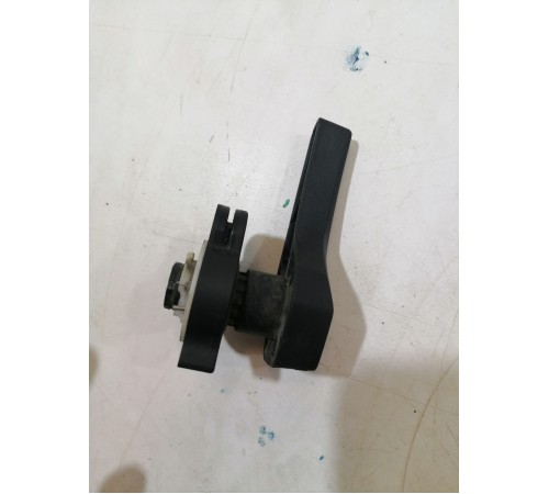 Рычаг открывания капота