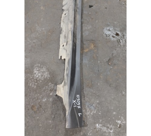 Накладка порога левая