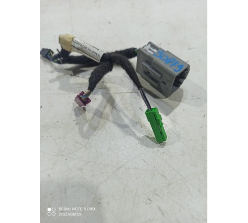 Электропроводка камеры салонного зеркала