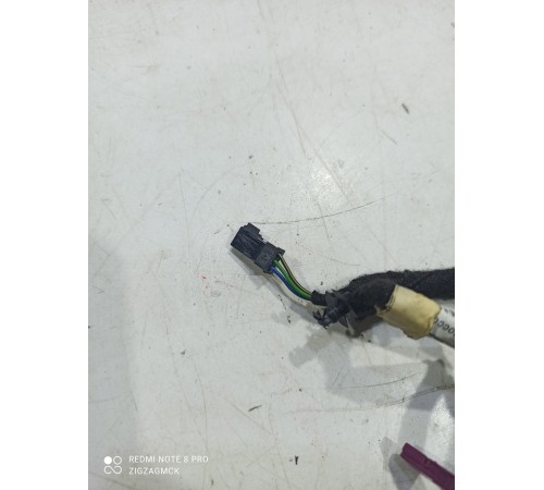 Электропроводка камеры салонного зеркала