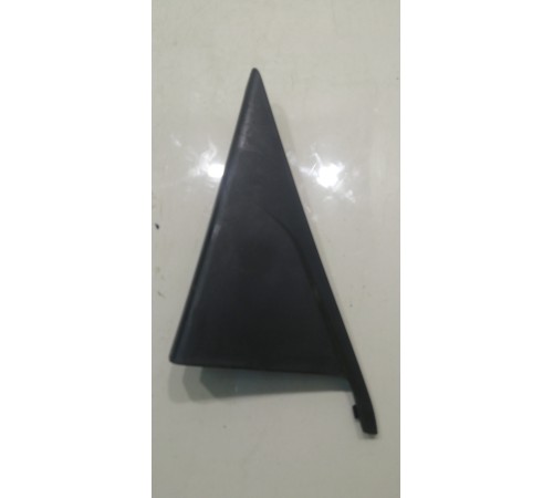 Уголок двери (задний, правый, внутренний)