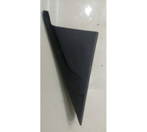 Уголок двери (задний, правый, внутренний)