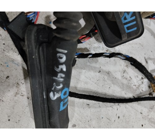 Электропроводка двери (передняя правая)