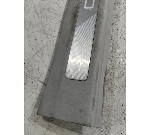 Накладка порога передняя левая