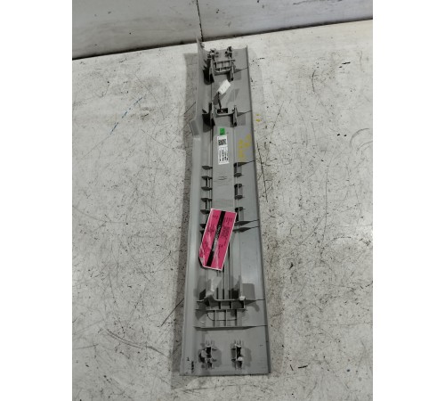 Накладка порога передняя левая