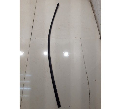 Молдинг двери (передний, правый)