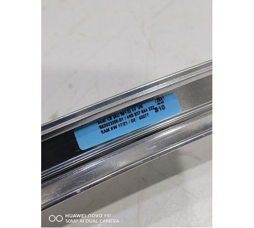 Молдинг стекла двери передний правый