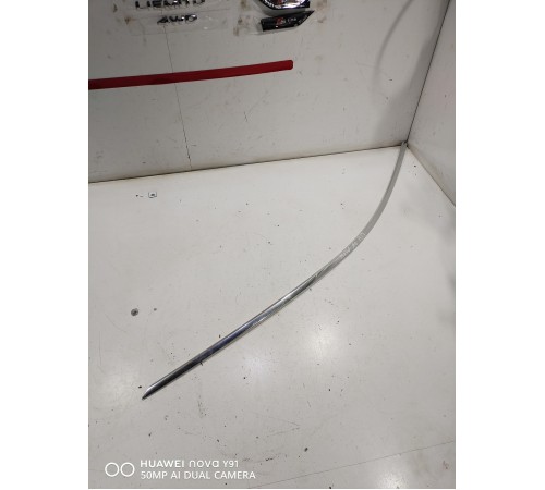 Молдинг стекла двери передний правый