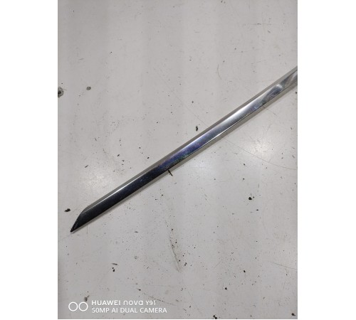 Молдинг стекла двери передний правый