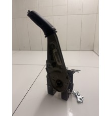 Рычаг стояночного тормоза (ручник)