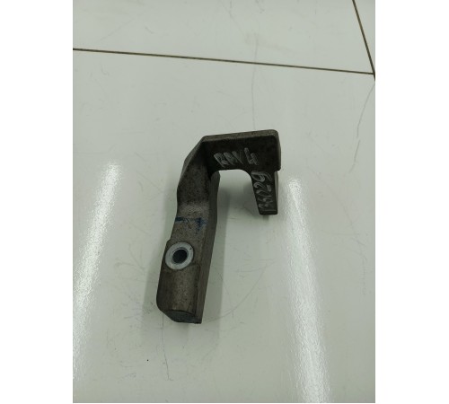 Кронштейн двигателя