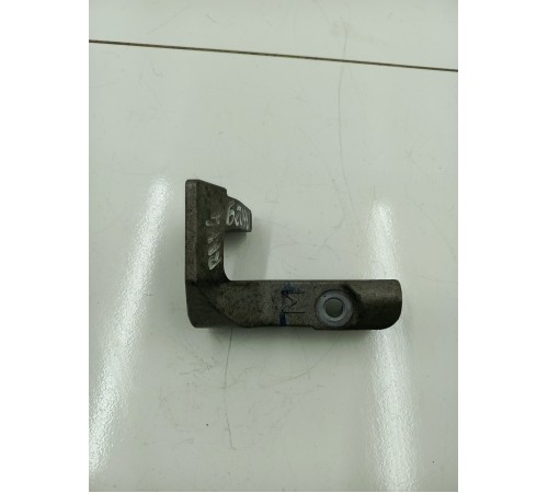 Кронштейн двигателя