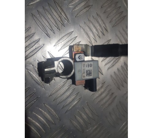 Клемма аккумулятора