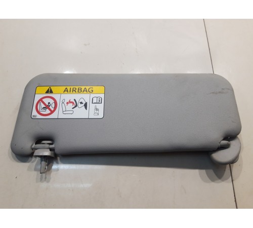 Козырек солнцезащитный (правый)