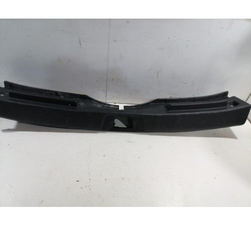 Обшивка задней панели багажника