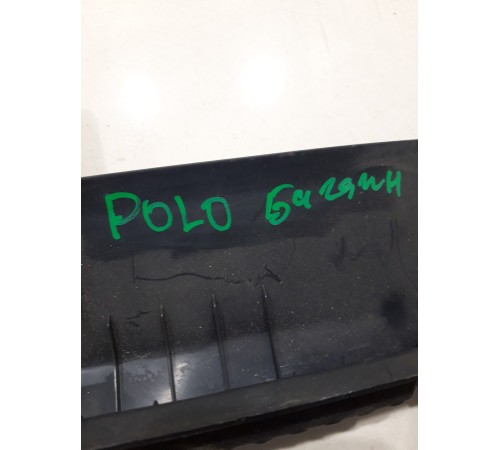 Накладка задней панели замка багажника