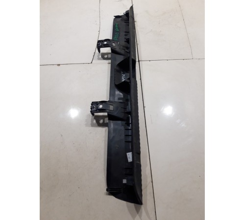 Накладка задней панели замка багажника