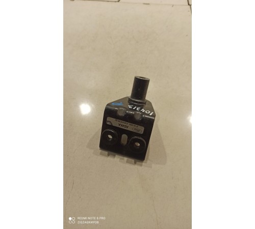 Кронштейн(крепление) холодильника правый