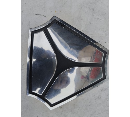 Эмблема капота