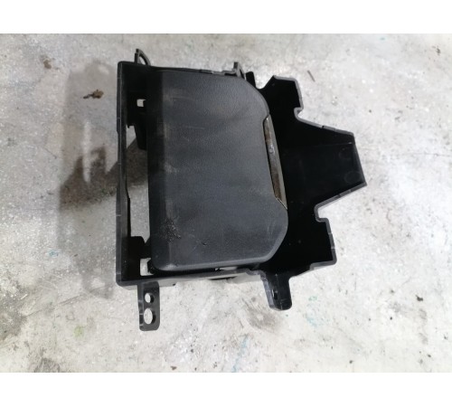 Бардачок центральной консоли задний