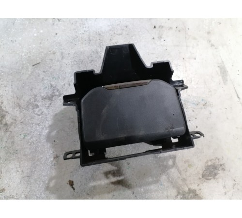 Бардачок центральной консоли задний