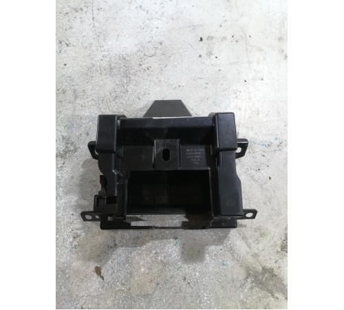 Бардачок центральной консоли задний