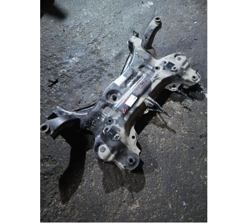 Балка подвески передняя (подрамник)