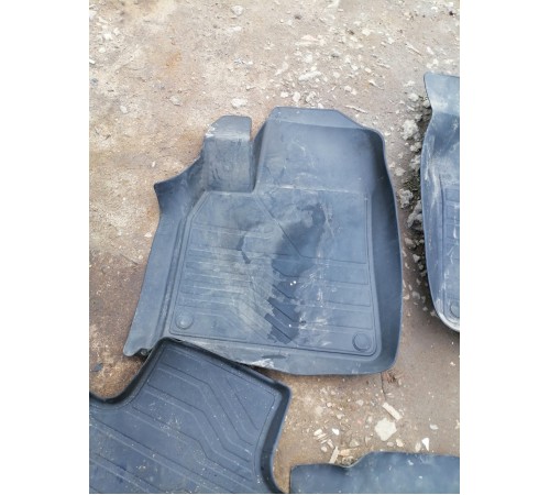 Комплект ковриков салона