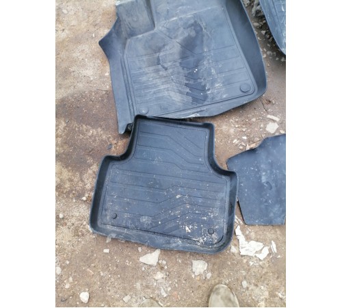 Комплект ковриков салона