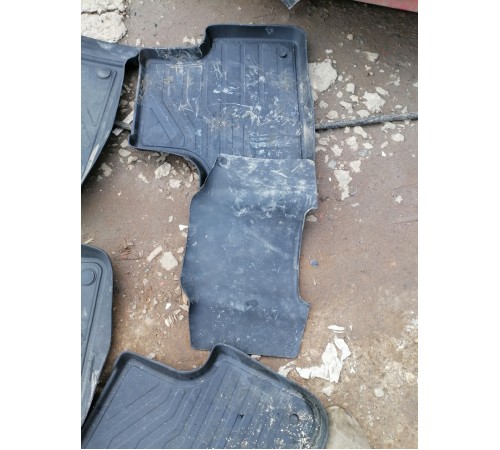 Комплект ковриков салона