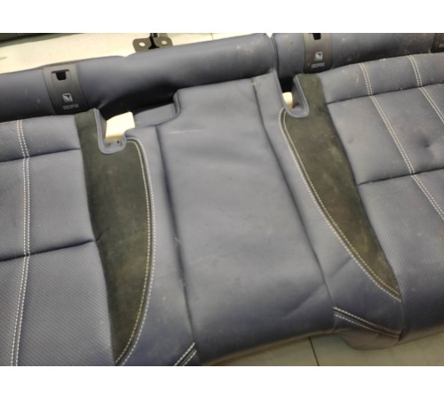 Заднее сиденье