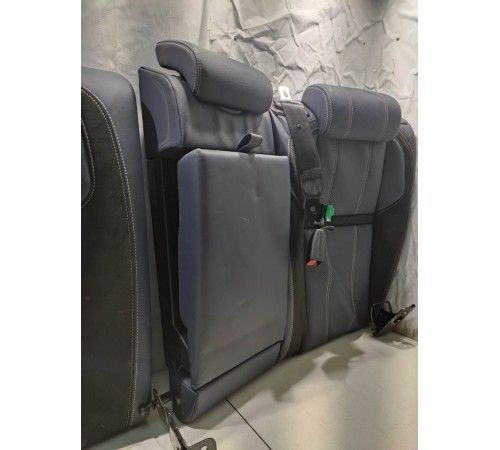 Заднее сиденье