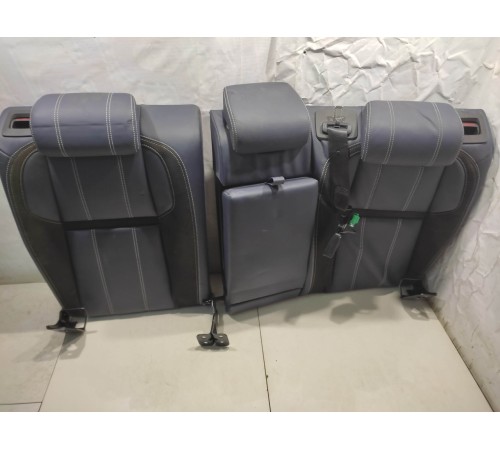 Заднее сиденье