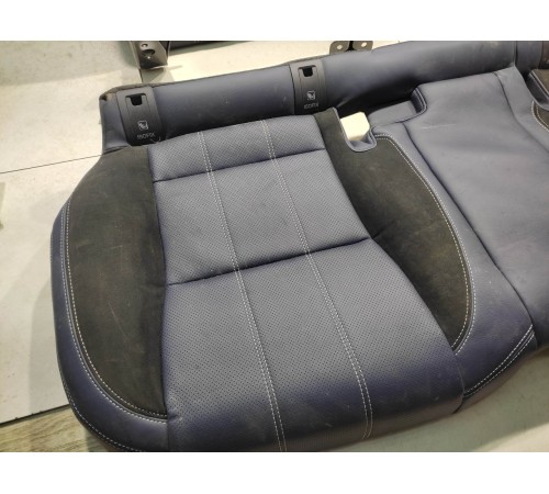 Заднее сиденье